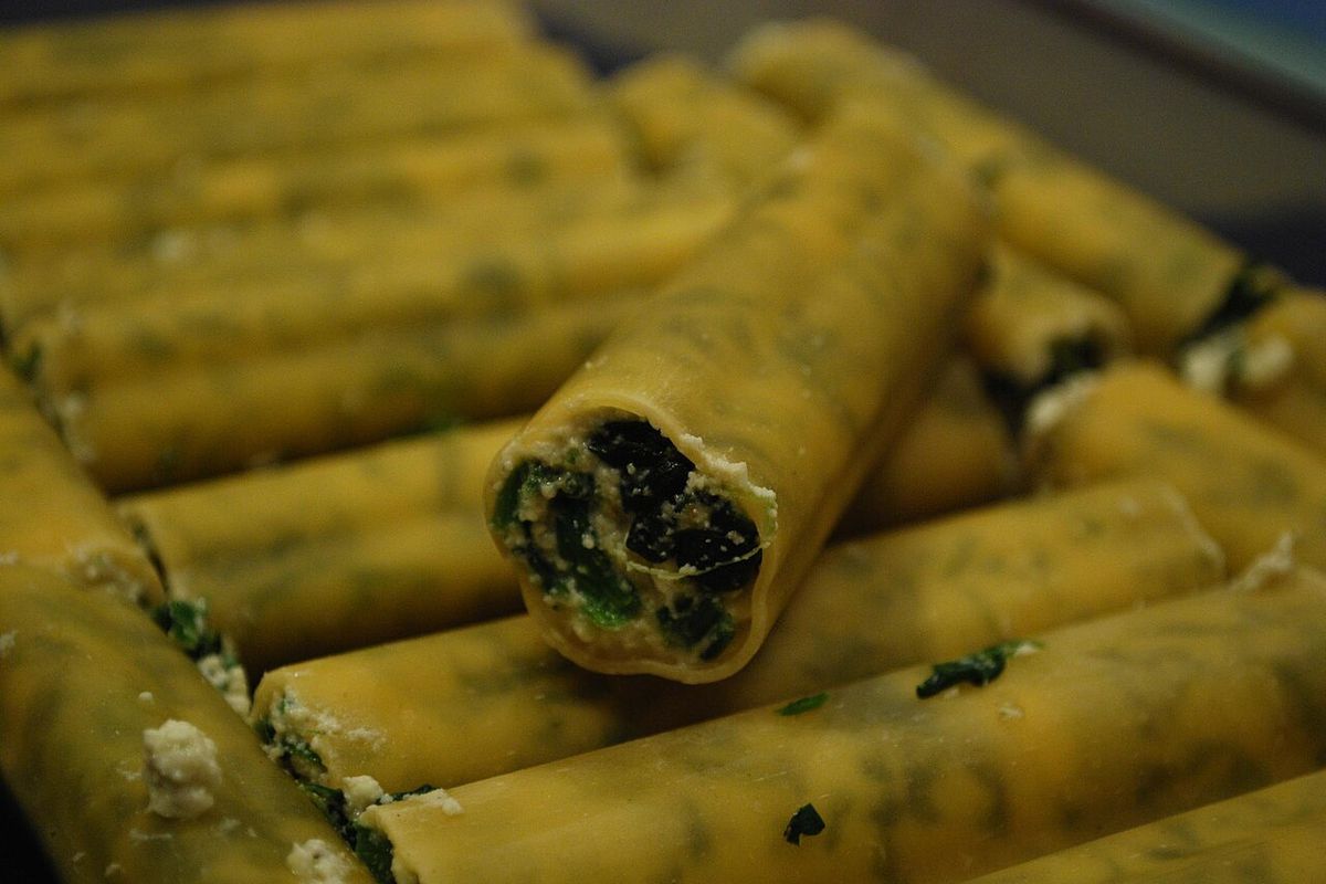 Canelones recheados com ricota e espinafre