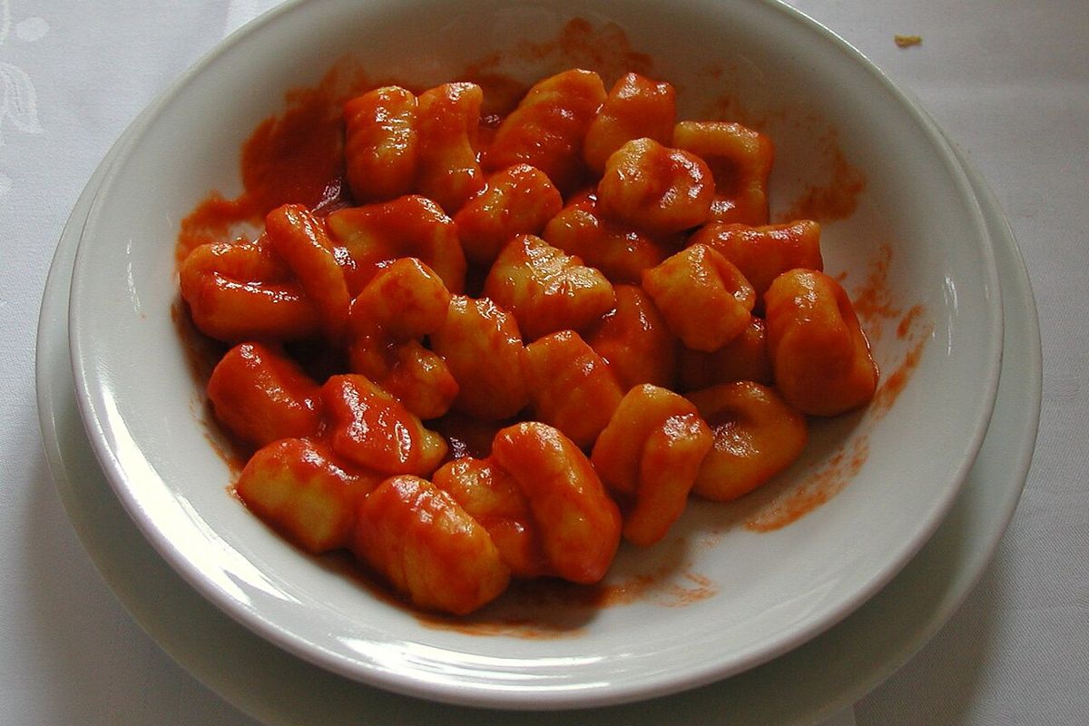 Nhoque de batata ao sugo de tomate