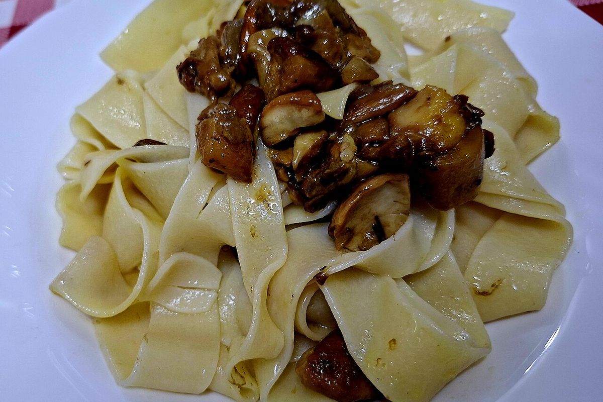Pappardelle com cogumelos porcini